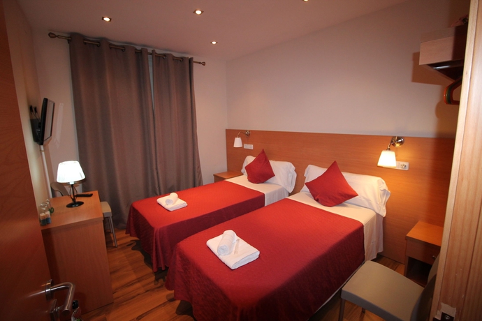 Imagen de la habitación del Hostal Orleans. Foto 6