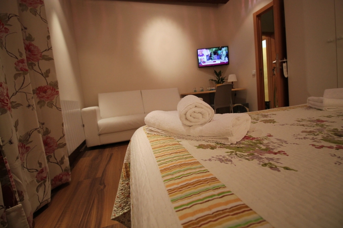 Imagen de la habitación del Hostal Orleans. Foto 7