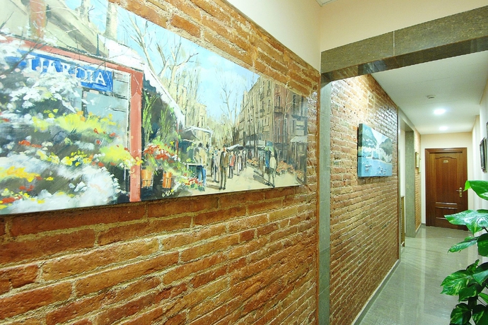 Imagen de los interiores del Hostal Orleans. Foto 15