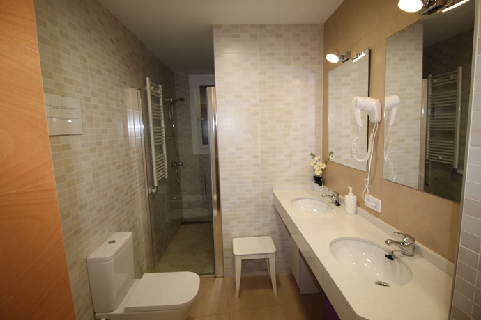 Imagen de la habitación del Hostal Orleans. Foto 9