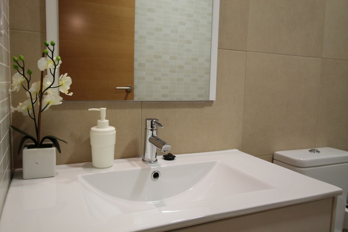 Imagen de la habitación del Hostal Orleans. Foto 10