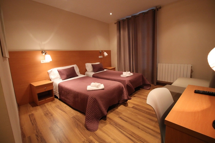 Imagen de la habitación del Hostal Orleans. Foto 12