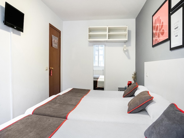 Imagen de la habitación del Hostal Oyo Hospedaje La Tita. Foto 2