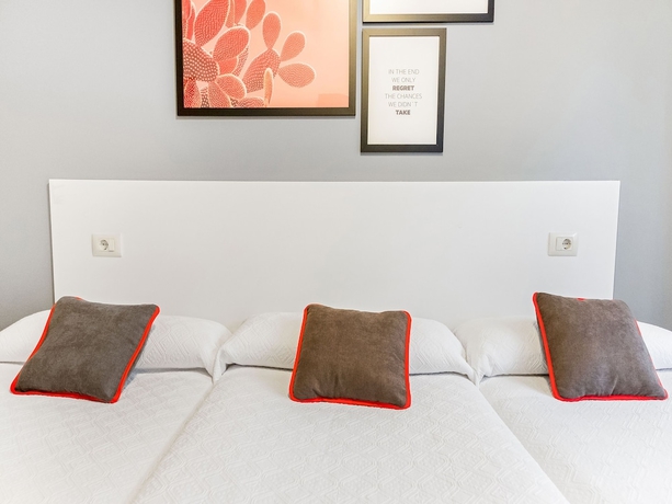 Imagen de la habitación del Hostal Oyo Hospedaje La Tita. Foto 11