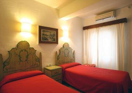 Imagen general del Hostal Paco, Marbella. Foto 6