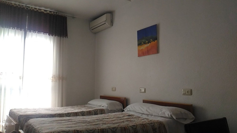 Imagen de la habitación del Hostal Palacios Fuencarral. Foto 4