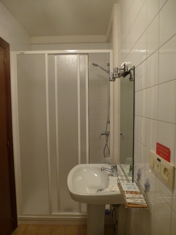 Imagen de la habitación del Hostal Palas, A Coruña. Foto 2