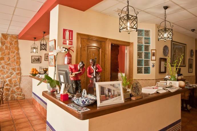 Imagen de los interiores del Hostal Palomares. Foto 13