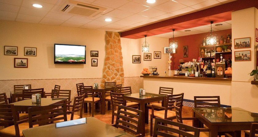 Imagen del bar/restaurante del Hostal Palomares. Foto 5
