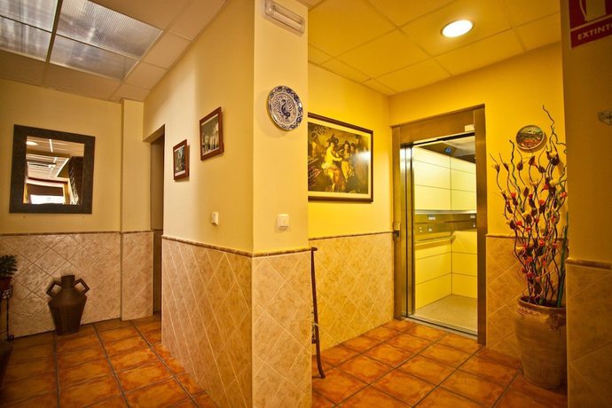 Imagen de los interiores del Hostal Palomares. Foto 14