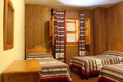 Imagen de la habitación del Hostal Pampaneira. Foto 4