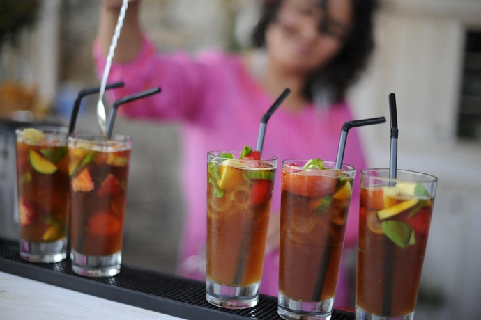 Imagen de la piscina del Hostal Panormos Village. Foto 13