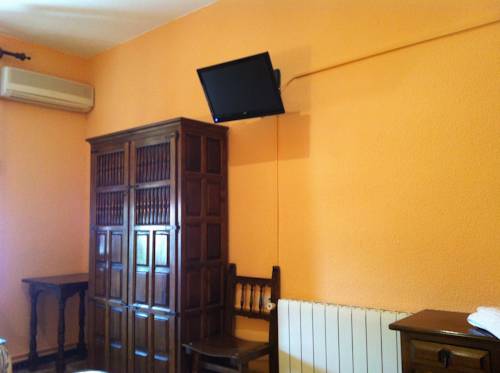 Imagen de la habitación del Hostal Paracuellos. Foto 8