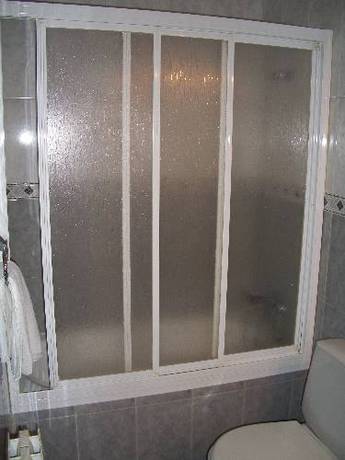 Imagen de la habitación del Hostal Paracuellos. Foto 15