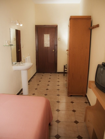 Imagen de la habitación del Hostal Par&iacute;s, La L&iacute;nea de la Concepcion. Foto 9