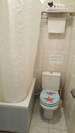 Imagen de la habitación del Hostal Parisien, Barrio Gotico. Foto 4