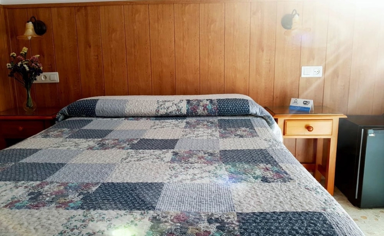 Imagen de la habitación del Hostal Patio Andaluz, Punta Umbría. Foto 6