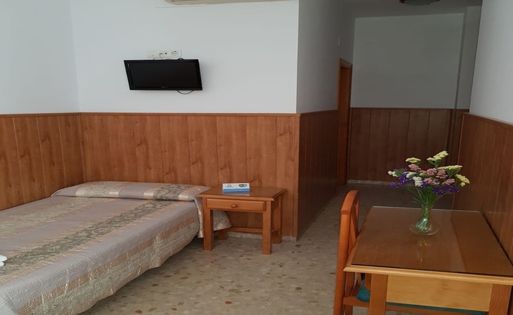 Imagen de la habitación del Hostal Patio Andaluz, Punta Umbría. Foto 9