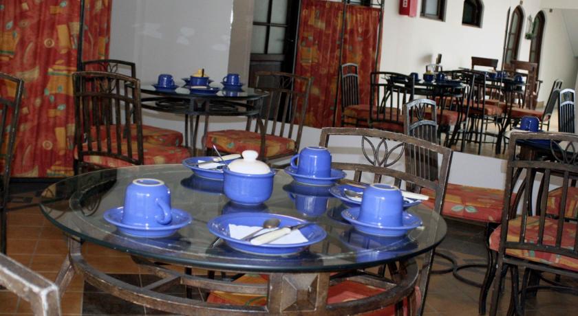 Imagen del bar/restaurante del Hostal Patrimonio - Sucre. Foto 2