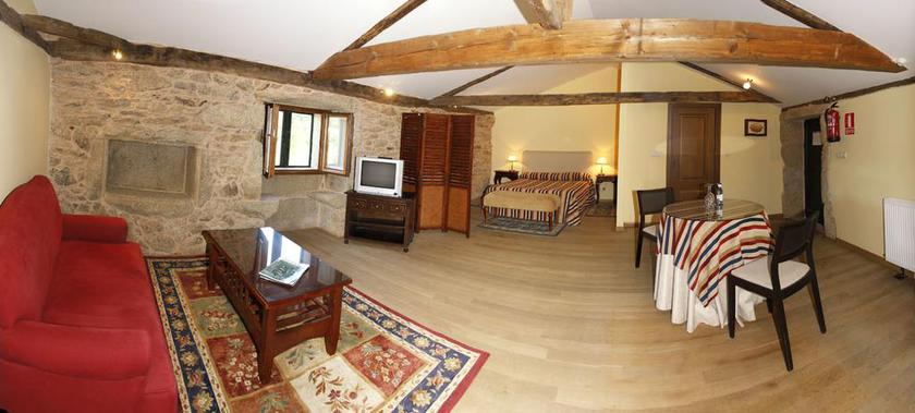 Imagen de la habitación del Hostal Pazo De Eidian. Foto 5