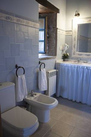 Imagen de la habitación del Hostal Pazo Santa Mar&iacute;a. Foto 3