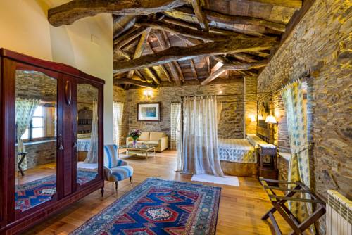 Imagen de la habitación del Hostal Pazo Santa Mar&iacute;a. Foto 7