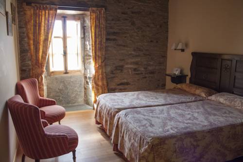 Imagen de la habitación del Hostal Pazo Santa Mar&iacute;a. Foto 10