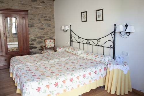 Imagen de la habitación del Hostal Pazo Santa Mar&iacute;a. Foto 11