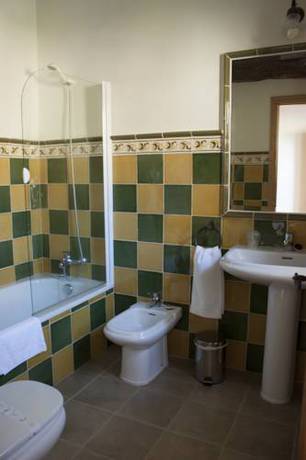 Imagen de la habitación del Hostal Pazo Santa Mar&iacute;a. Foto 13