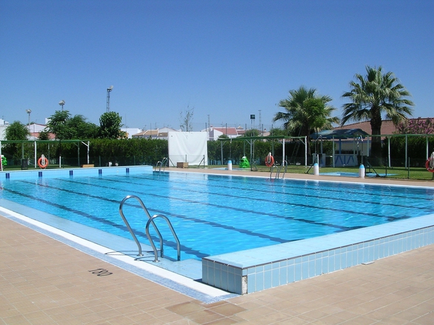 Imagen de la piscina del Hostal Pechi. Foto 15