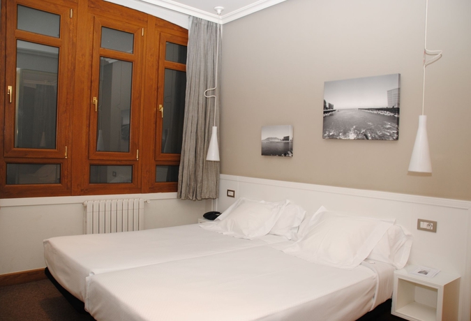 Imagen de la habitación del Hostal Pensión Alemana. Foto 7