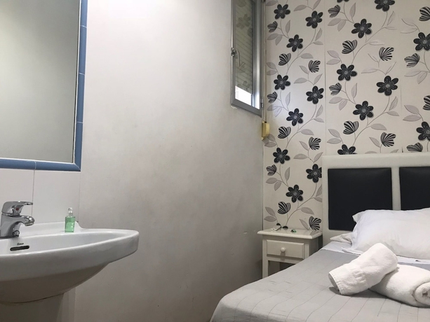 Imagen de la habitación del Hostal Pensión La Estrella. Foto 12