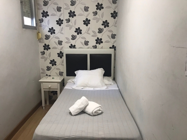 Imagen de la habitación del Hostal Pensión La Estrella. Foto 13