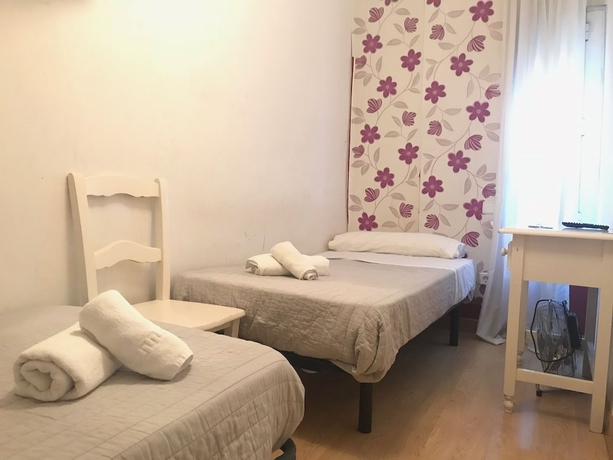 Imagen de la habitación del Hostal Pensión La Estrella. Foto 14