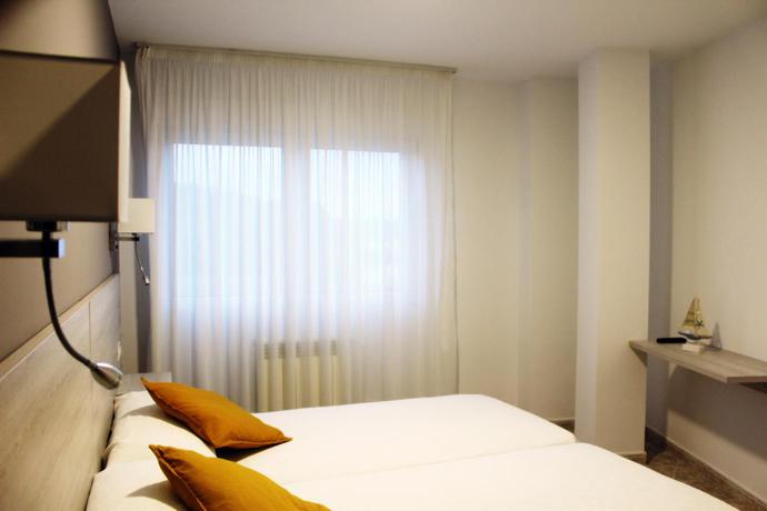 Imagen general del Hostal Pensión Playa De Sardiñeiro. Foto 12