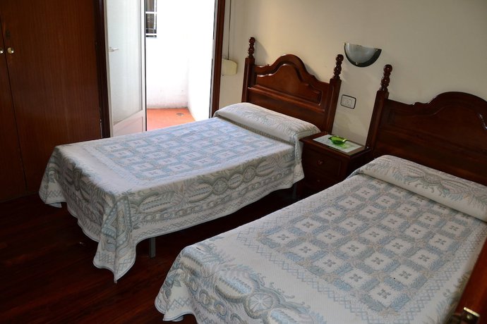 Imagen de la habitación del Hostal Pensión Residencia Buenos Aires. Foto 8