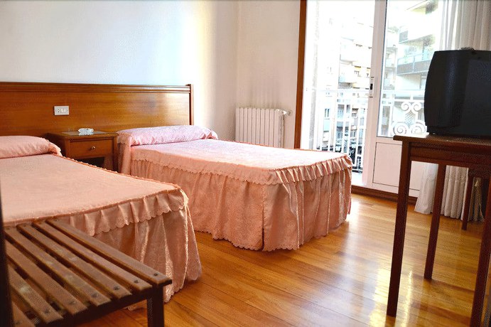 Imagen de la habitación del Hostal Pensión Residencia Buenos Aires. Foto 16