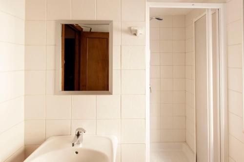 Imagen de la habitación del Hostal Pensión Serramar. Foto 6