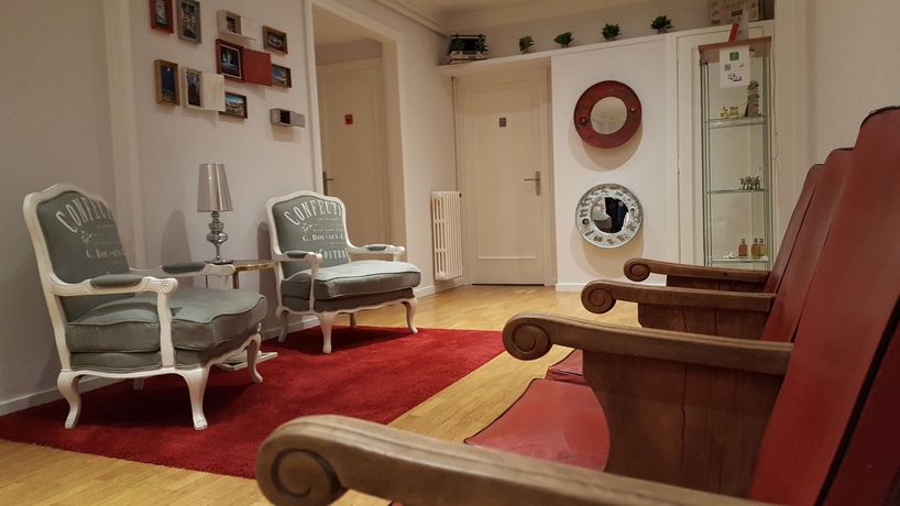 Imagen de los interiores del Hostal Petit Hotel, Sarri&agrave;-Sant Gervasi. Foto 8