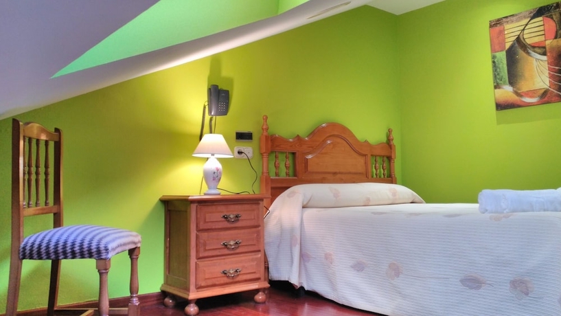 Imagen de la habitación del Hostal Pico Sacro. Foto 6