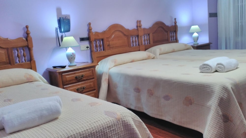 Imagen de la habitación del Hostal Pico Sacro. Foto 8