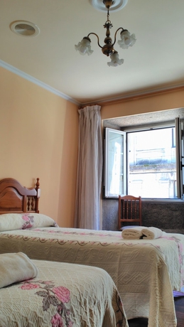 Imagen de la habitación del Hostal Pico Sacro. Foto 12