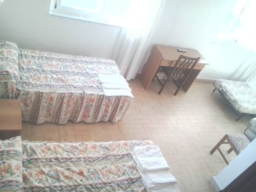 Imagen de la habitación del Hostal Pineda, Noja. Foto 6