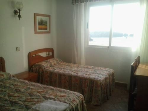 Imagen de la habitación del Hostal Pineda, Noja. Foto 7