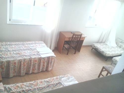 Imagen de la habitación del Hostal Pineda, Noja. Foto 8