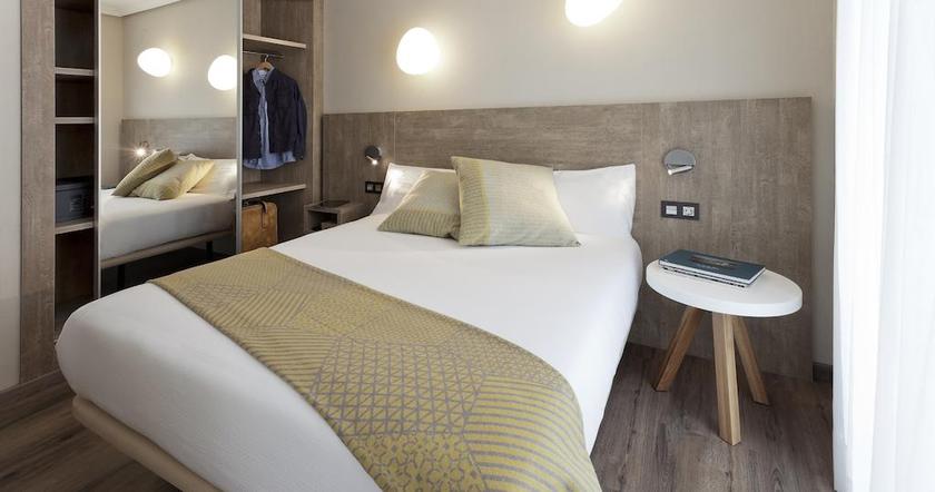 Imagen de la habitación del Hostal Pirineos Ainsa. Foto 5