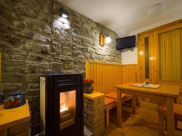 Imagen de los interiores del Hostal Pirineos, Sarvisé. Foto 12