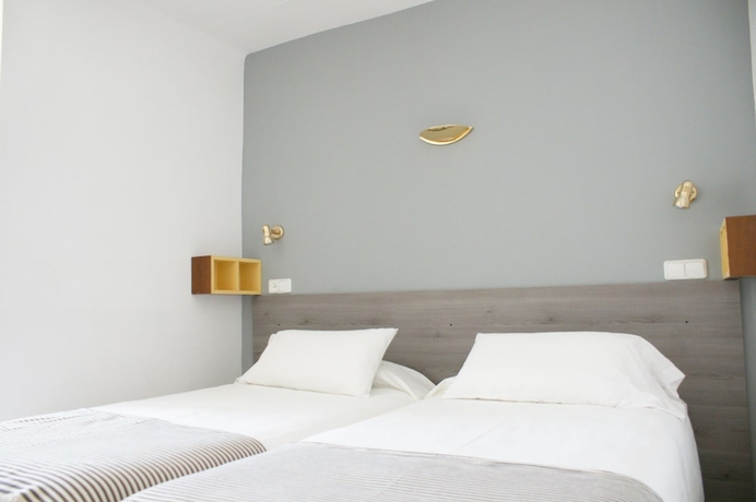 Imagen de la habitación del Hostal Plaja. Foto 5