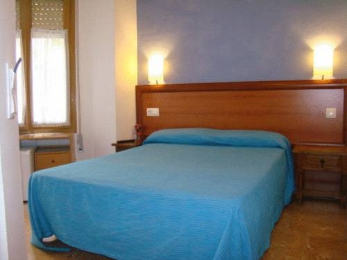Imagen de la habitación del Hostal Platja. Foto 10
