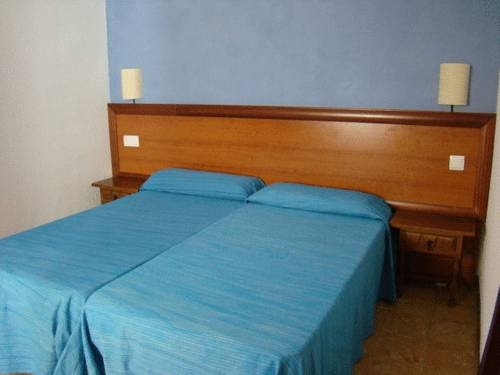 Imagen de la habitación del Hostal Platja. Foto 11